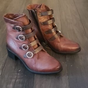 Miz Mooz Size 38 ( size 8) Fits TTS